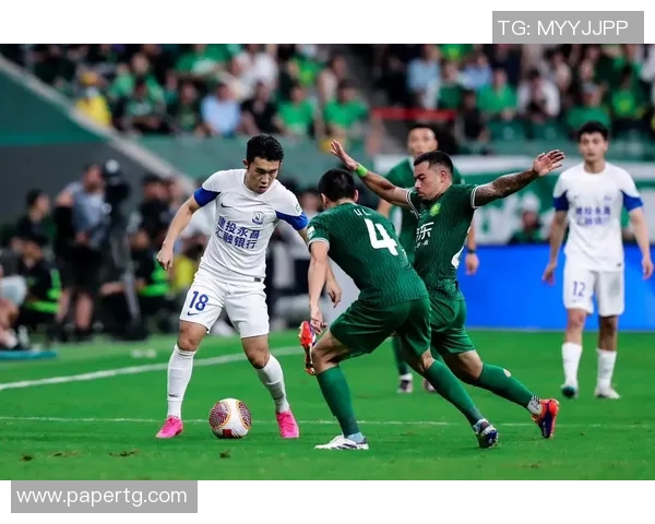 足球明星炫酷图集展现球场风采与个人魅力的完美结合 足球明星炫酷图集展现球场风采与个人魅力的完美结合