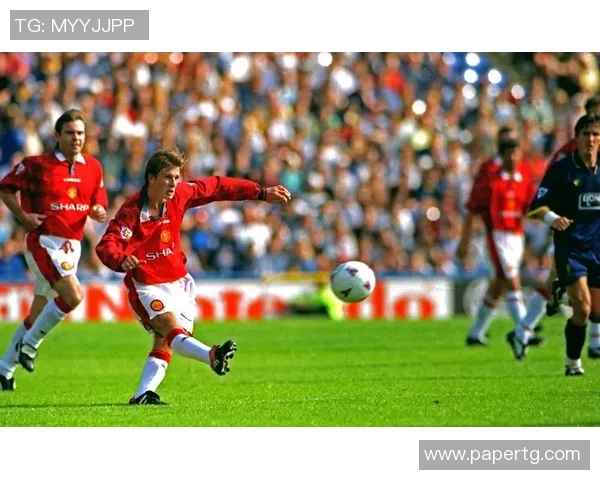 足球明星精彩瞬间坐球姿势大揭秘展现运动魅力与个性风采 足球明星精彩瞬间坐球姿势大揭秘展现运动魅力与个性风采